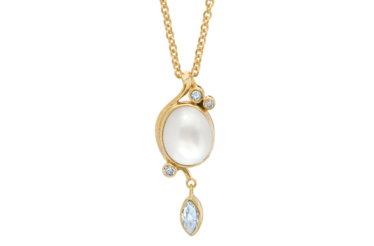 Rabinovich - Optimism Collier Forgyldt hv. perle, sky blue, hv. topas